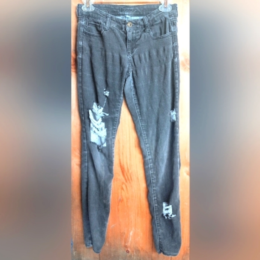 Decree Relaxed Distressed Skinny Jeans